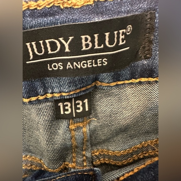 Judy Blue Distressed Snakeskin Patch Jeans NWT - Picture 9 of 10